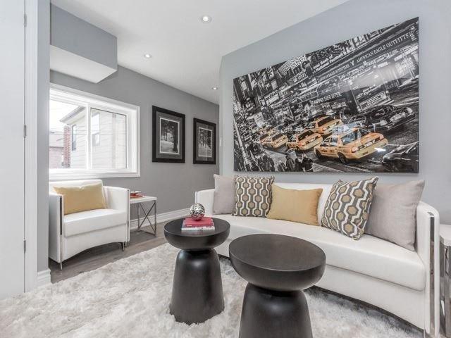 Upper - 29 Bernice Cres, House detached with 3 bedrooms, 1 bathrooms and 1 parking in Toronto ON | Image 1