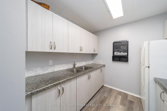 g11 - 147 Edgehill Dr, Condo with 2 bedrooms, 1 bathrooms and 2 parking in Barrie ON | Image 12