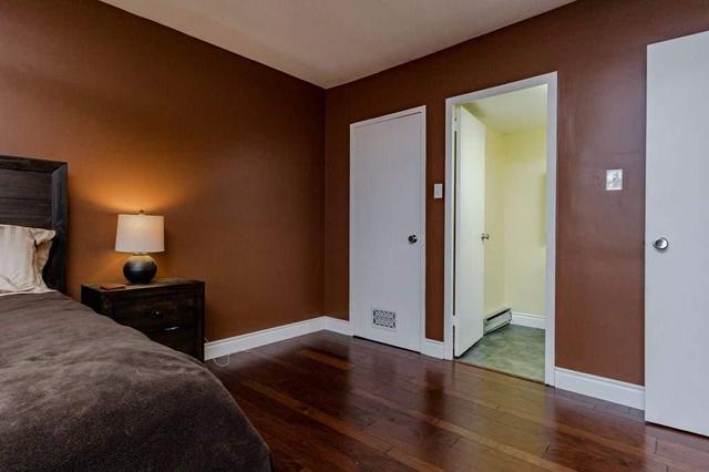 2 Mowat Ave, Condo with 3 bedrooms, 2 bathrooms and 1 parking in Kingston ON | Image 12