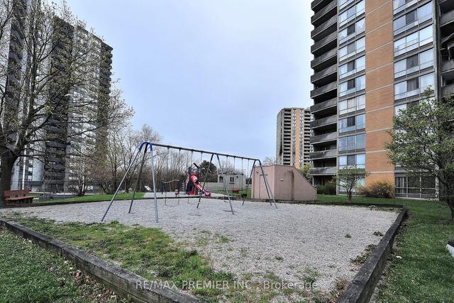 1901 - 10 Martha Eaton Way, Condo with 2 bedrooms, 2 bathrooms and 2 parking in Toronto ON | Image 29