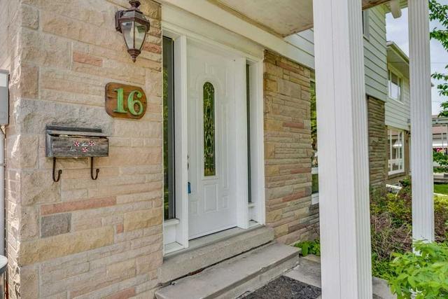 16 Mooregate Ave, House detached with 3 bedrooms, 1 bathrooms and 4 parking in Toronto ON | Image 26
