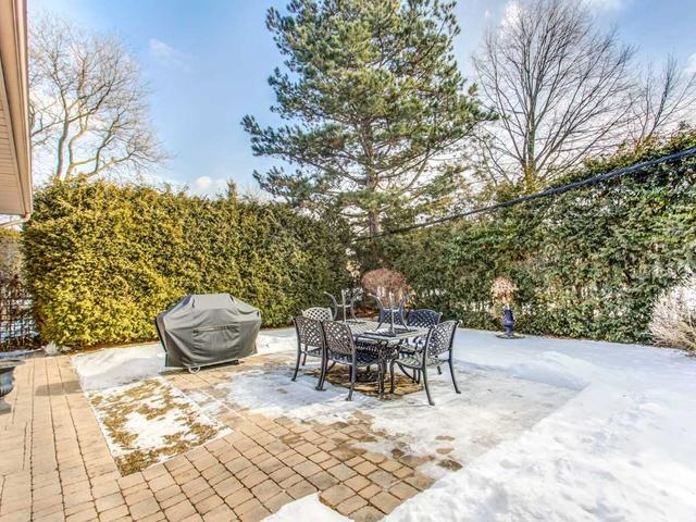 19 Canary Cres, House detached with 3 bedrooms, 2 bathrooms and 6 parking in Toronto ON | Image 8