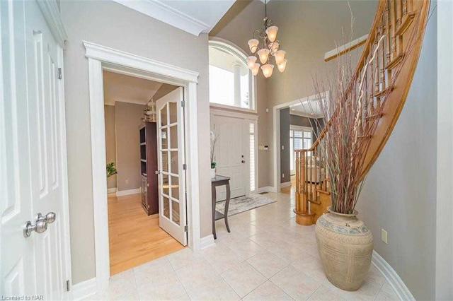 8075 Cathedral Dr, House detached with 4 bedrooms, 4 bathrooms and 6 parking in Niagara Falls ON | Image 8