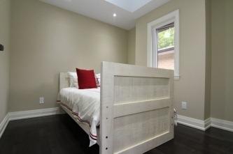 1013 Cosburn Ave, House detached with 4 bedrooms, 5 bathrooms and 2 parking in Toronto ON | Image 14