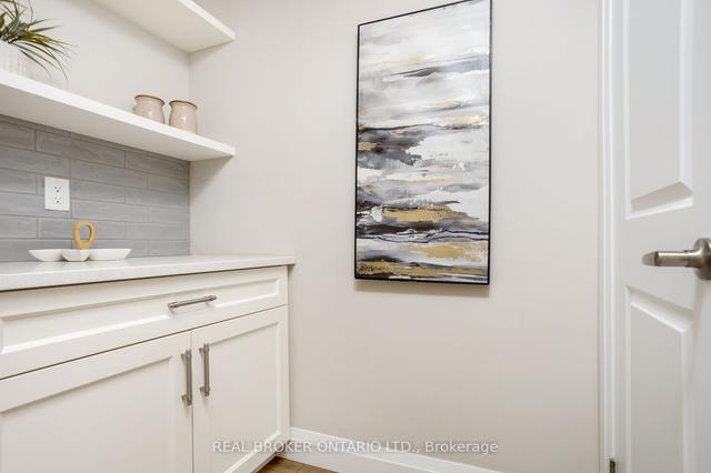 118-4 Simmonds Dr, House attached with 3 bedrooms, 3 bathrooms and 2 parking in Guelph ON | Image 2