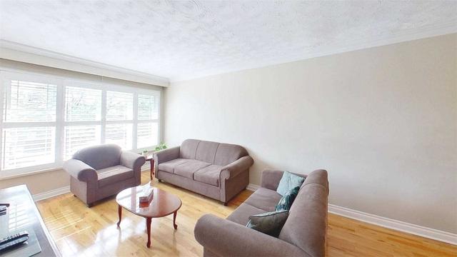 129 Sharpecroft Blvd, House semidetached with 4 bedrooms, 3 bathrooms and 5 parking in Toronto ON | Image 26