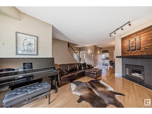 7723 111 St Nw, House semidetached with 4 bedrooms, 3 bathrooms and 4 parking in Edmonton AB | Image 6