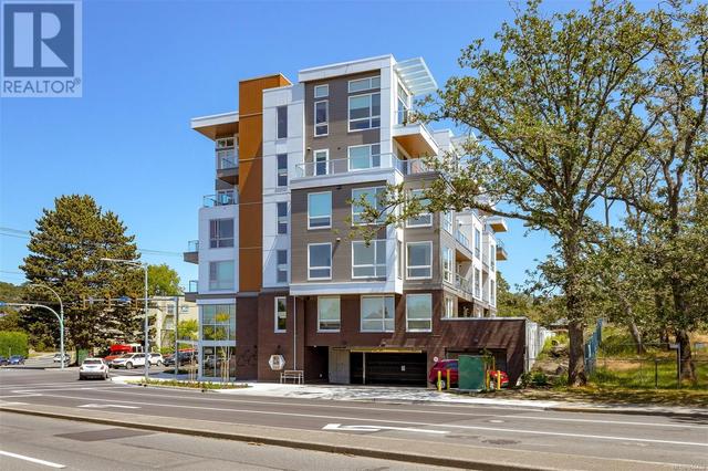 411 - 1301 Hillside Ave, Condo with 1 bedrooms, 2 bathrooms and 1 parking in Victoria BC | Image 2