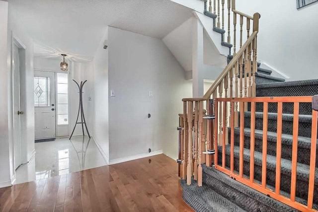 10 - 35 Malta Ave, Townhouse with 3 bedrooms, 4 bathrooms and 1 parking in Brampton ON | Image 3