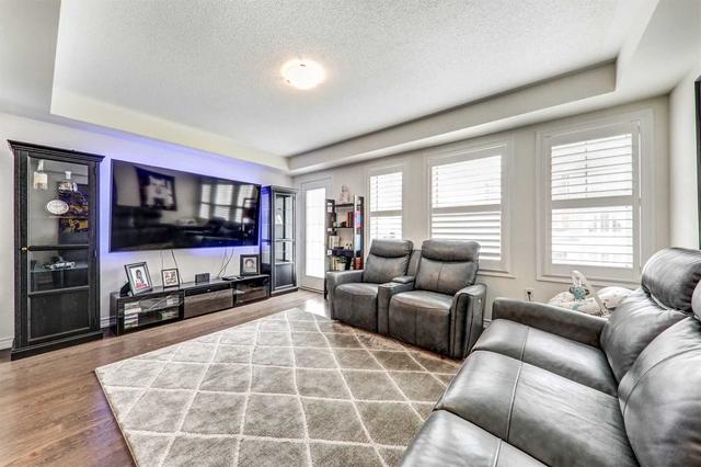 524 Buckeye Crt, House attached with 3 bedrooms, 3 bathrooms and 3 parking in Milton ON | Image 7