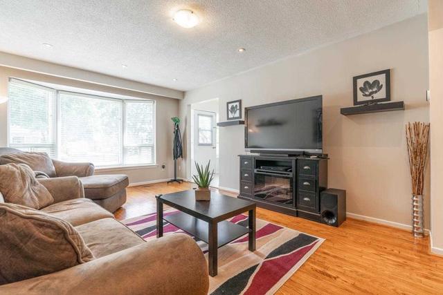2623 Hollington Cres, House semidetached with 3 bedrooms, 2 bathrooms and 4 parking in Mississauga ON | Image 34