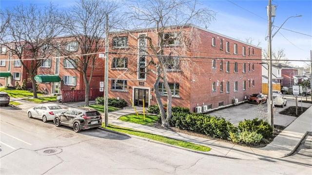 21 - 832 Concession Street, Condo with 2 bedrooms, 1 bathrooms and 1 parking in Hamilton ON | Image 3