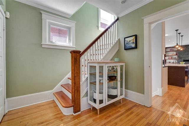 43 Bower Street, House detached with 3 bedrooms, 2 bathrooms and 3 parking in Ottawa ON | Image 5