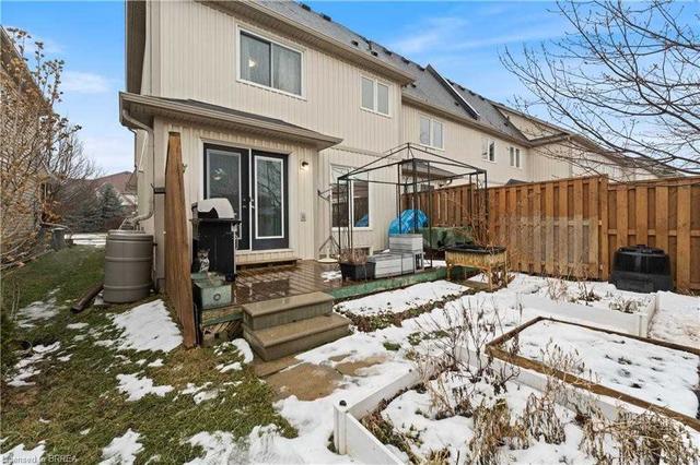 220 Blackburn Dr, Townhouse with 2 bedrooms, 3 bathrooms and 2 parking in Brantford ON | Image 16