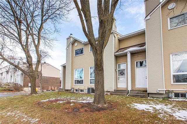 4 Esterlawn Private, Townhouse with 3 bedrooms, 2 bathrooms and 2 parking in Ottawa ON | Image 29