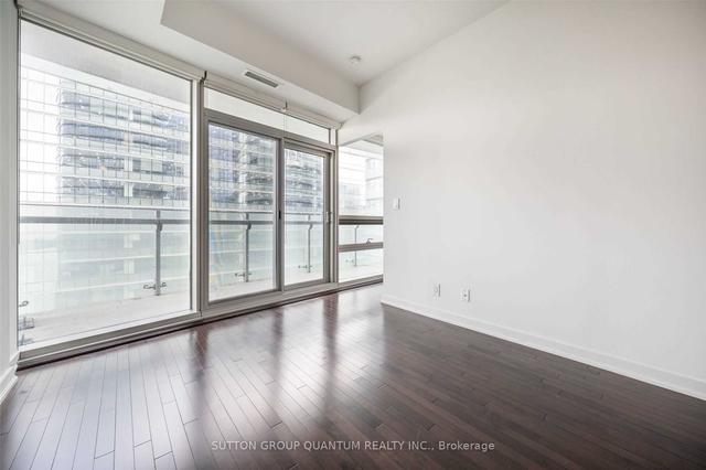 3809 - 12 York St, Condo with 1 bedrooms, 1 bathrooms and 1 parking in Toronto ON | Image 16