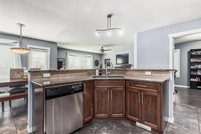 1085 Panamount Boulevard Nw, House detached with 4 bedrooms, 3 bathrooms and 4 parking in Calgary AB | Image 6