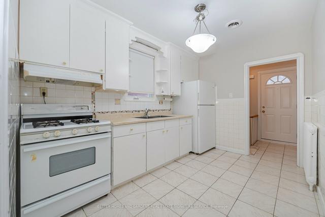 198 Gloucester Grve, House detached with 2 bedrooms, 2 bathrooms and 4 parking in Toronto ON | Image 28