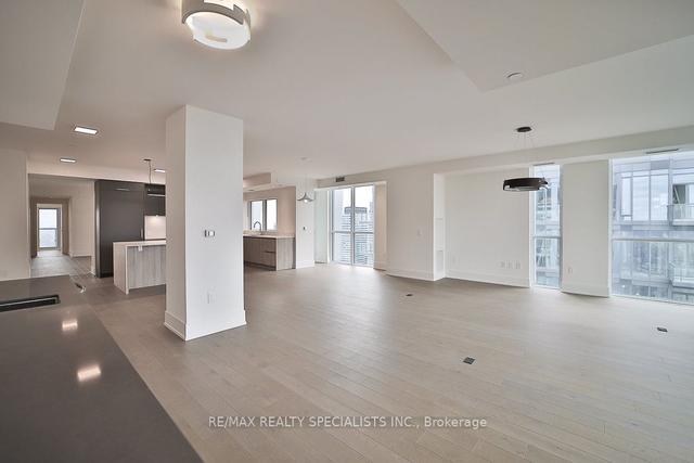 5101 - 1 Yorkville Ave, Condo with 2 bedrooms, 3 bathrooms and 4 parking in Toronto ON | Image 4