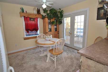 363 Centre St, House detached with 3 bedrooms, 2 bathrooms and 4 parking in Oshawa ON | Image 5