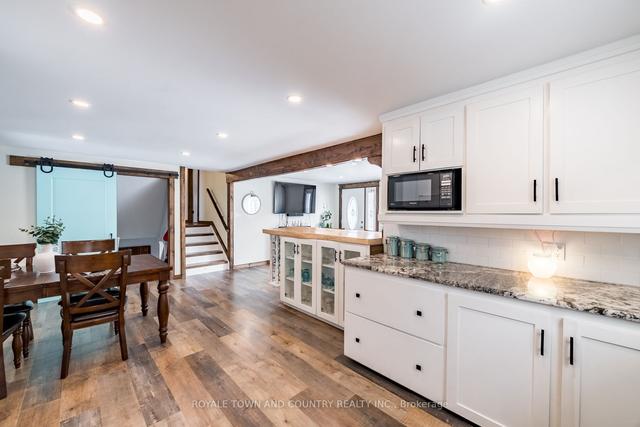3 Teepee Crt, House detached with 3 bedrooms, 1 bathrooms and 3 parking in Kawartha Lakes ON | Image 6