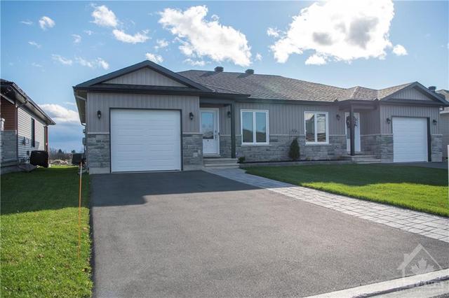 760 Walton Street, Home with 2 bedrooms, 1 bathrooms and 2 parking in Cornwall ON | Card Image