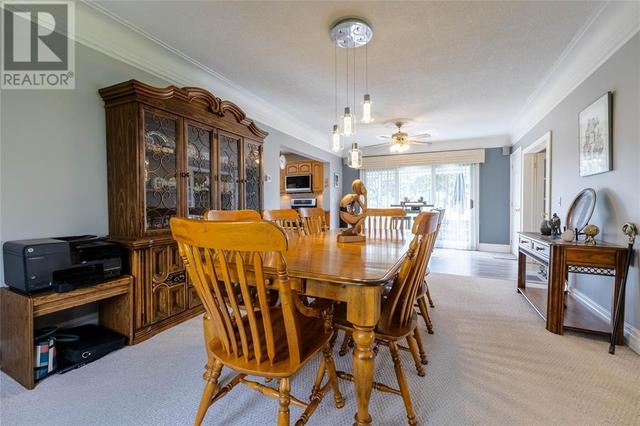 5848 Douglas Line, House detached with 4 bedrooms, 2 bathrooms and null parking in Lambton Shores ON | Image 15