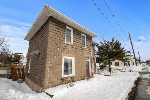 37 Ottawa Street E, House detached with 4 bedrooms, 1 bathrooms and null parking in Havelock Belmont Methuen ON | Image 23