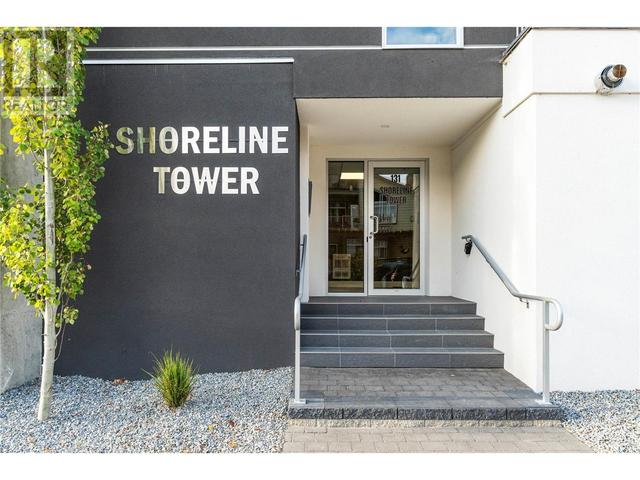 203 - 131 Harbourfront Drive Ne, Condo with 3 bedrooms, 2 bathrooms and null parking in Salmon Arm BC | Image 2