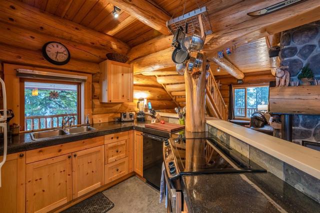 228 Wapiti Creek Road, House detached with 9 bedrooms, 4 bathrooms and 1 parking in Kootenay Boundary E BC | Image 39