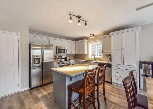 3030 Emperor Dr, House detached with 3 bedrooms, 4 bathrooms and 4 parking in Orillia ON | Image 5