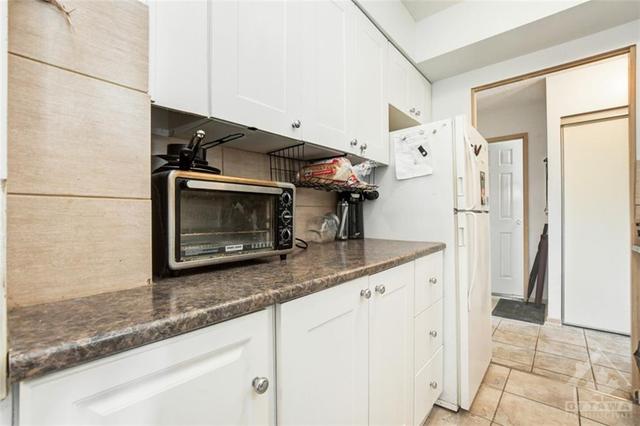 402a - 2041 Arrowsmith Drive, Condo with 2 bedrooms, 1 bathrooms and 1 parking in Ottawa ON | Image 13