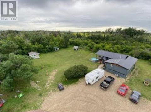 225041 690, House detached with 5 bedrooms, 3 bathrooms and 15 parking in Northern Lights County AB | Card Image
