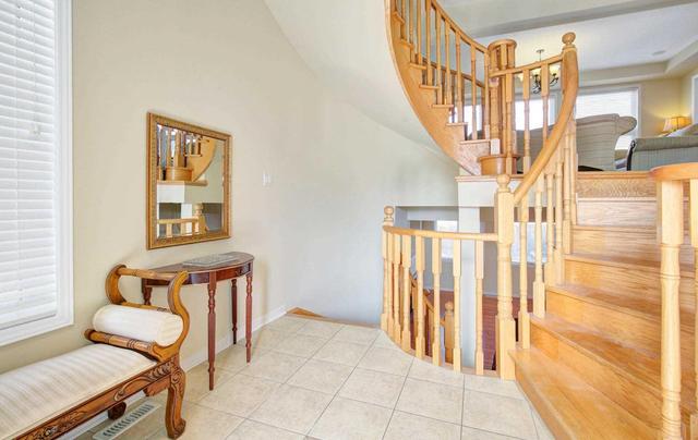 8 Solway Cres, House detached with 5 bedrooms, 5 bathrooms and 4 parking in Ajax ON | Image 3