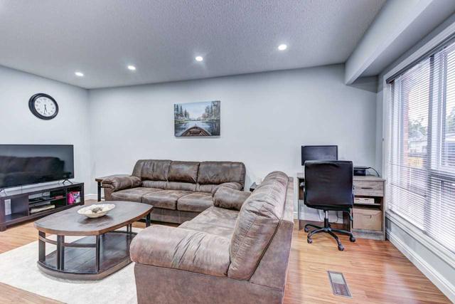 198 Baronwood Crt, Townhouse with 3 bedrooms, 2 bathrooms and 3 parking in Brampton ON | Image 35