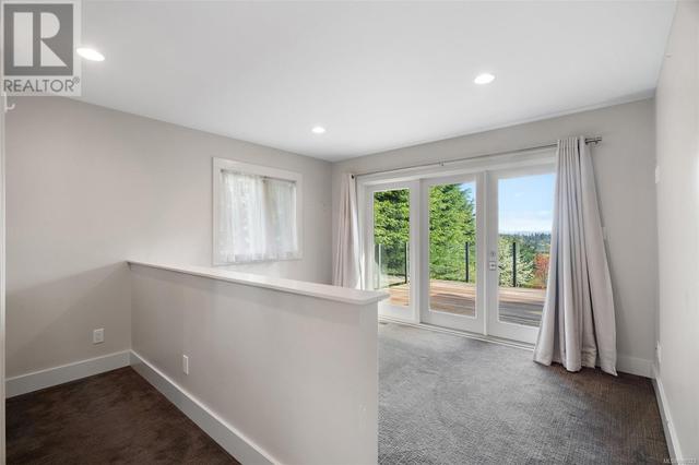 5675 Wellsview Rd, House detached with 5 bedrooms, 4 bathrooms and 10 parking in Saanich BC | Image 11