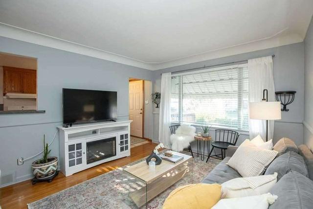 (upper) - 438 East 36th St, House detached with 3 bedrooms, 1 bathrooms and 4 parking in Hamilton ON | Image 14