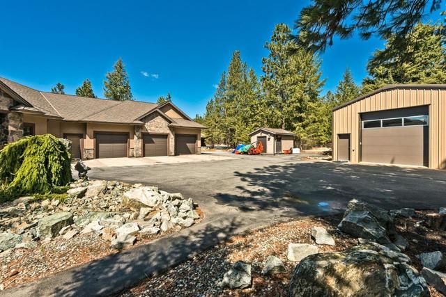 1350 Bullmoose Way, House detached with 4 bedrooms, 3 bathrooms and 5 parking in Okanagan Similkameen A BC | Image 4