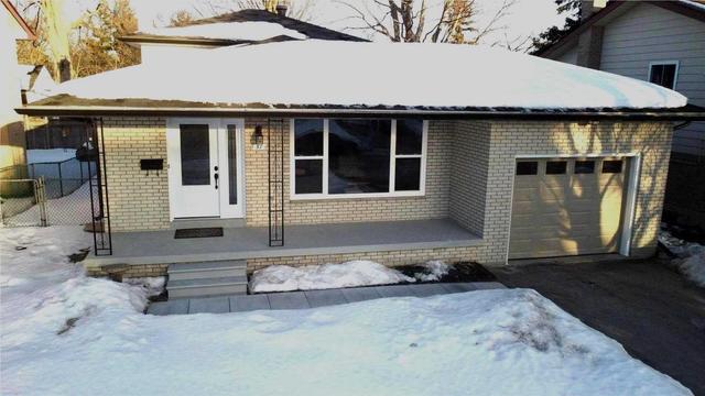 57 Varden Cres, House detached with 3 bedrooms, 2 bathrooms and 3 parking in Barrie ON | Image 1