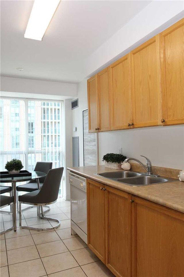 906 - 28 Olive Ave, Condo with 2 bedrooms, 1 bathrooms and 1 parking in Toronto ON | Image 29