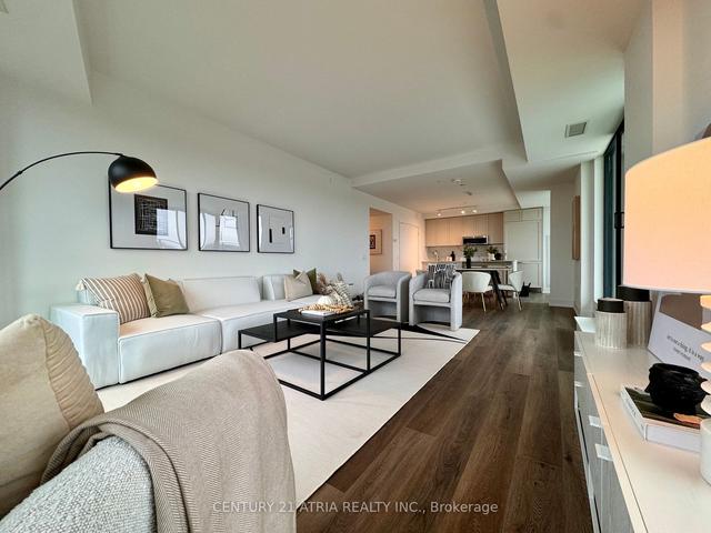 811 - 250 Lawrence Ave, Condo with 3 bedrooms, 4 bathrooms and 1 parking in Toronto ON | Image 1