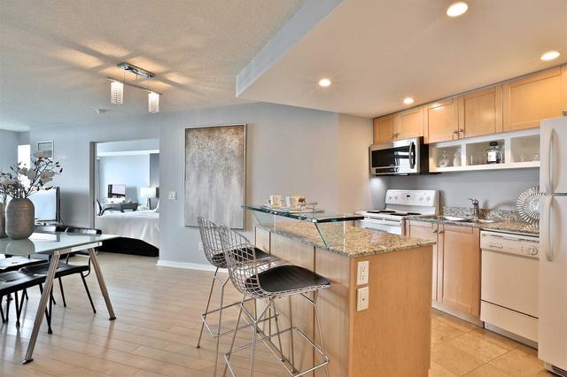 1710 - 208 Queens Quay W, Condo with 1 bedrooms, 2 bathrooms and 1 parking in Toronto ON | Image 27