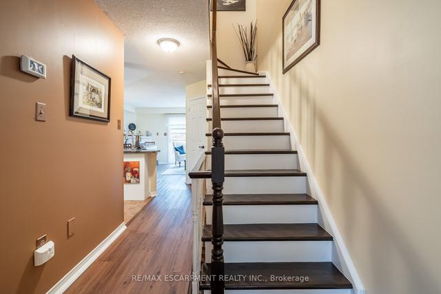 32 - 2025 Cleaver Ave, Townhouse with 2 bedrooms, 3 bathrooms and 2 parking in Burlington ON | Image 38