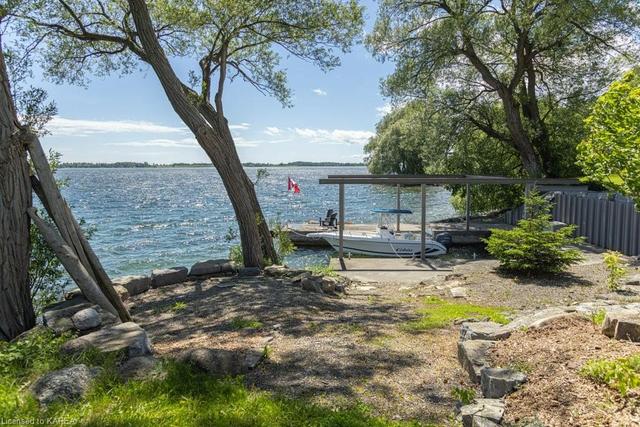 678 Howe Island Drive, House detached with 2 bedrooms, 3 bathrooms and 10 parking in Frontenac Islands ON | Image 10