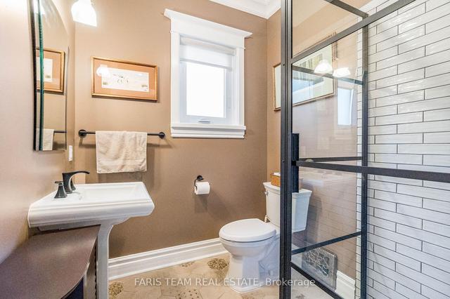 342 Bay St, House detached with 3 bedrooms, 2 bathrooms and 7 parking in Midland ON | Image 11