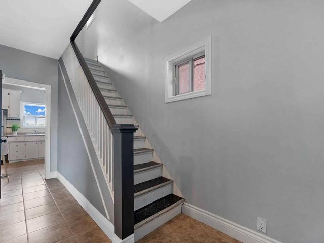 482 Lauder Ave, House detached with 3 bedrooms, 2 bathrooms and 3 parking in Toronto ON | Image 16
