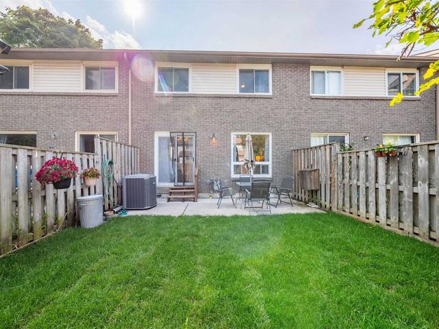 11 Yeoman's Way, Townhouse with 3 bedrooms, 2 bathrooms and 2 parking in Markham ON | Image 14