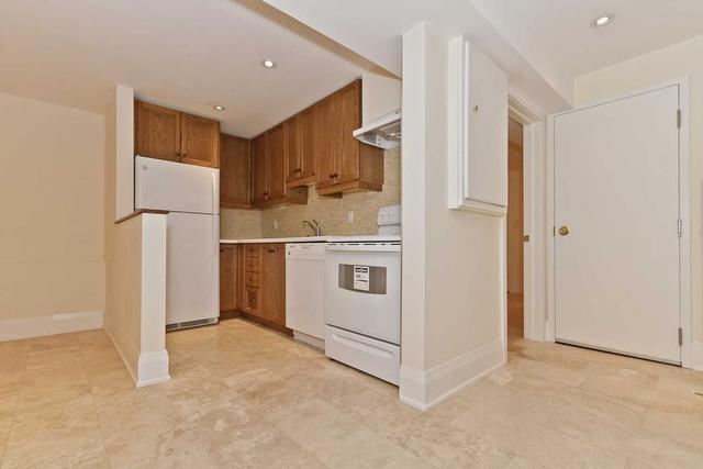 3 bsmnt - 624 Huron St, House other with 2 bedrooms, 2 bathrooms and 0 parking in Toronto ON | Image 35