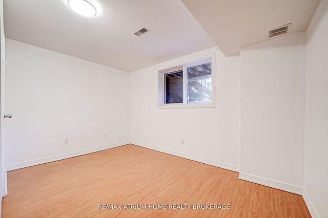 32c Oxford St, House attached with 3 bedrooms, 4 bathrooms and 2 parking in Toronto ON | Image 28