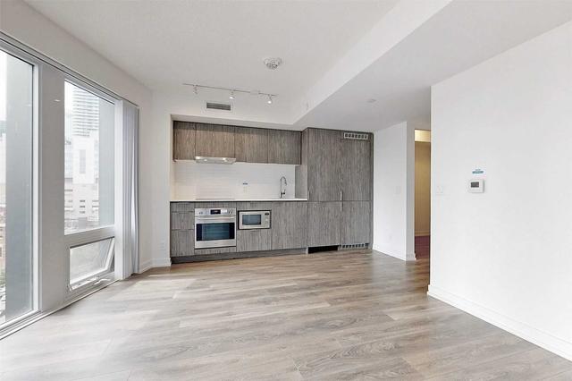1702 - 60 Shuter St, Condo with 2 bedrooms, 2 bathrooms and 0 parking in Toronto ON | Image 4